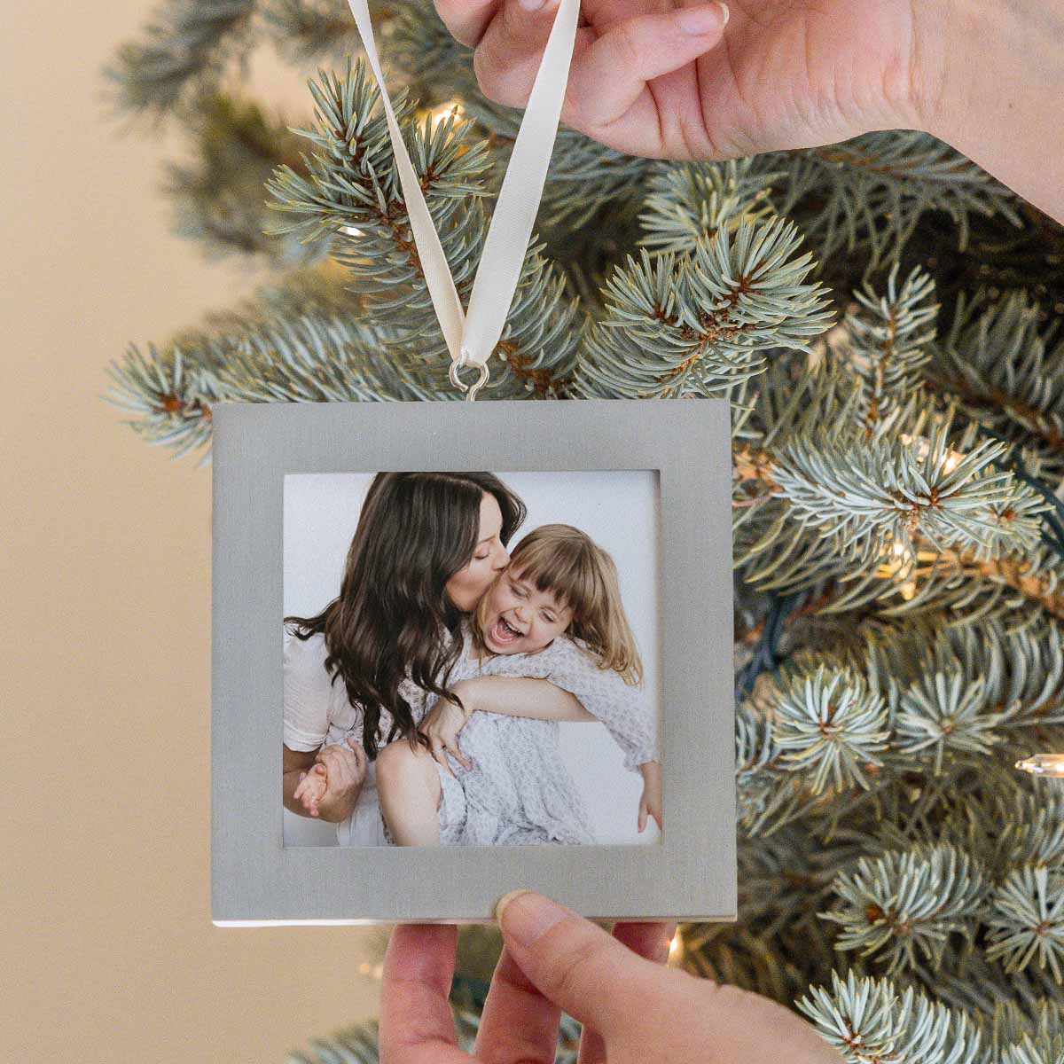 2023 Photo Display Ornament