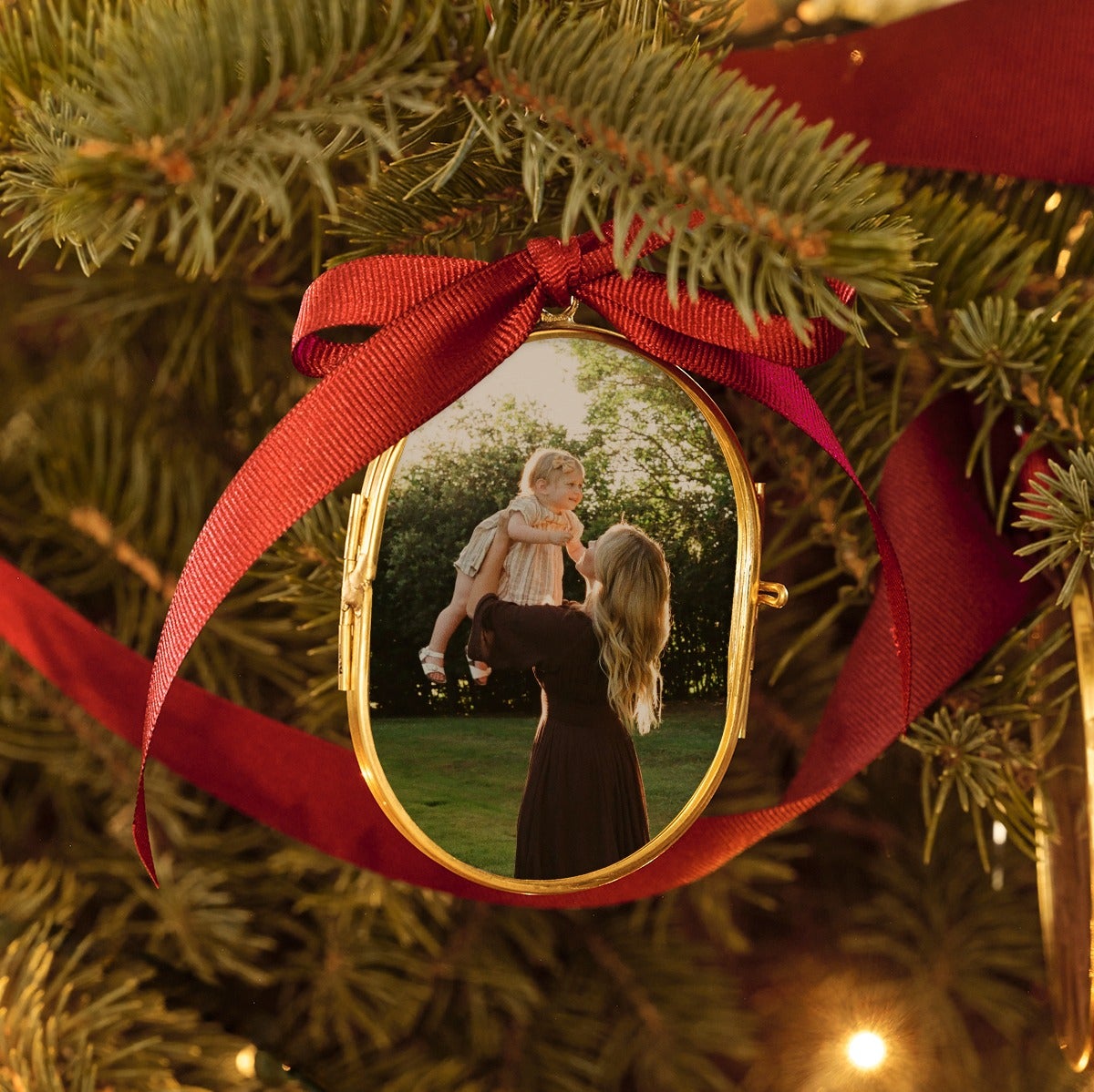 Pressed Glass Photo Ornament